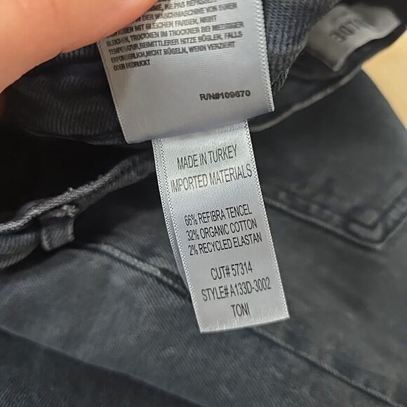 AGOLDE Toni Mid Rise Straight Jean‎ in Feral Washed Black Raw Hem Womens Size 26 - Picture 5 of 12